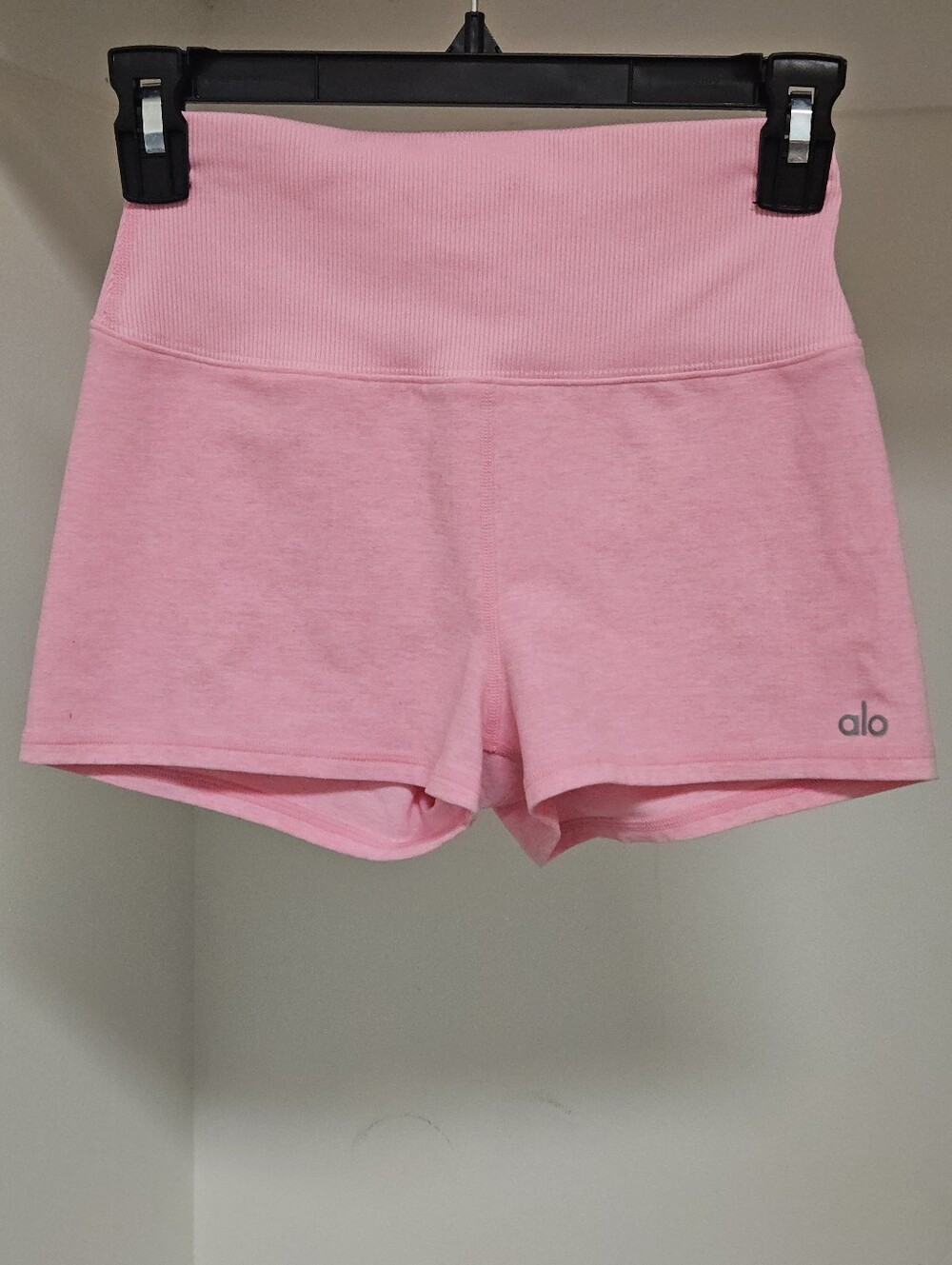 ALO ALOSOFT AURA SHORTS IN MACARON PINK HEATHER XS